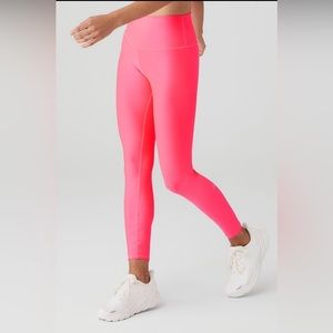 ALO Yoga High-Waist Airlift Legging in Fluorescent Pink Coral Size Small S NWOT